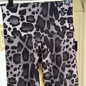 Onzie Leopard leggings